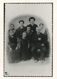 Un ritratto di famiglia - dall'archivio foto della Biblioteca Civica