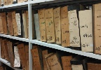 Faldoni dei documenti conservati presso l'archivio storico del Comune